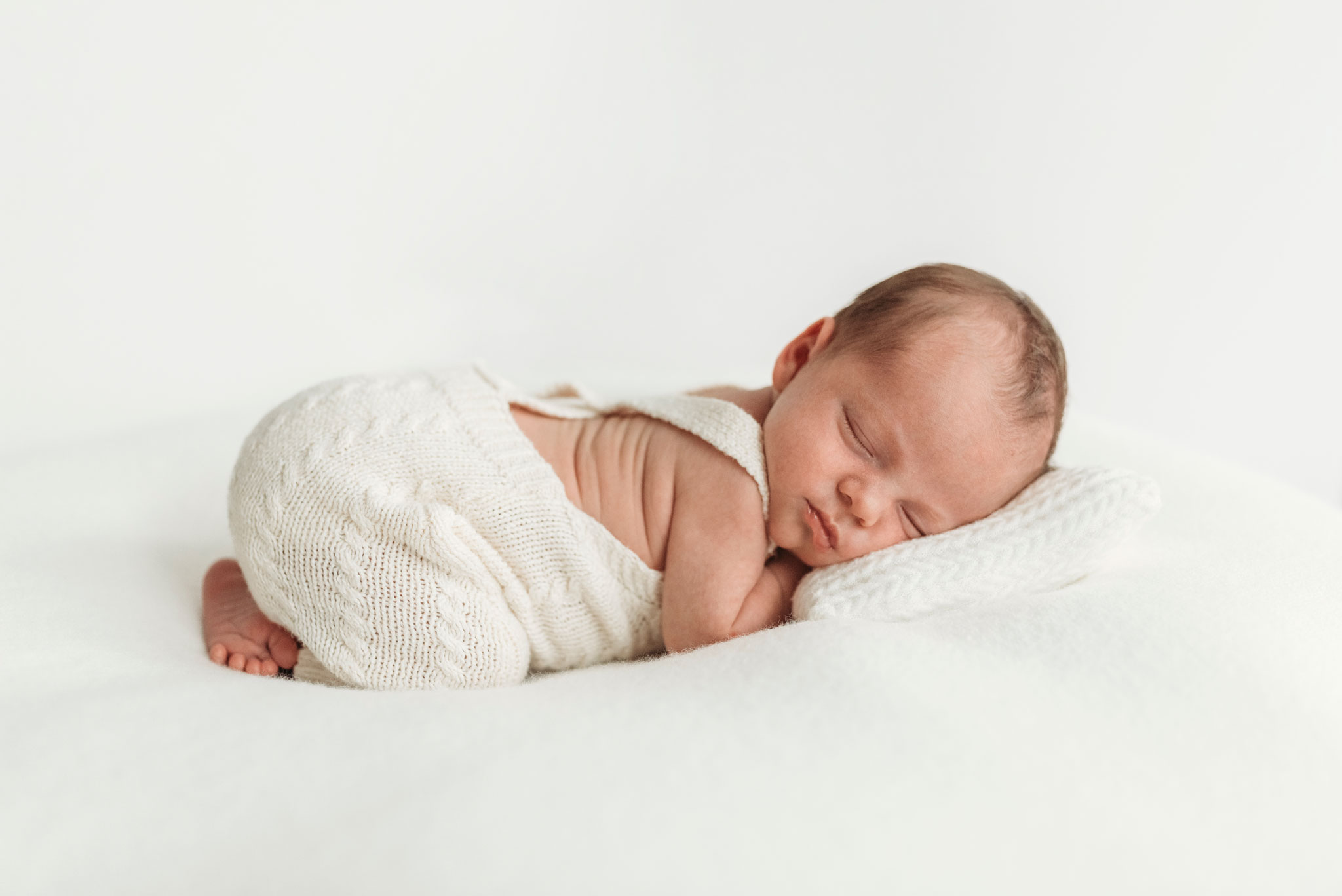 NEWBORN PHOTOGRAPHER